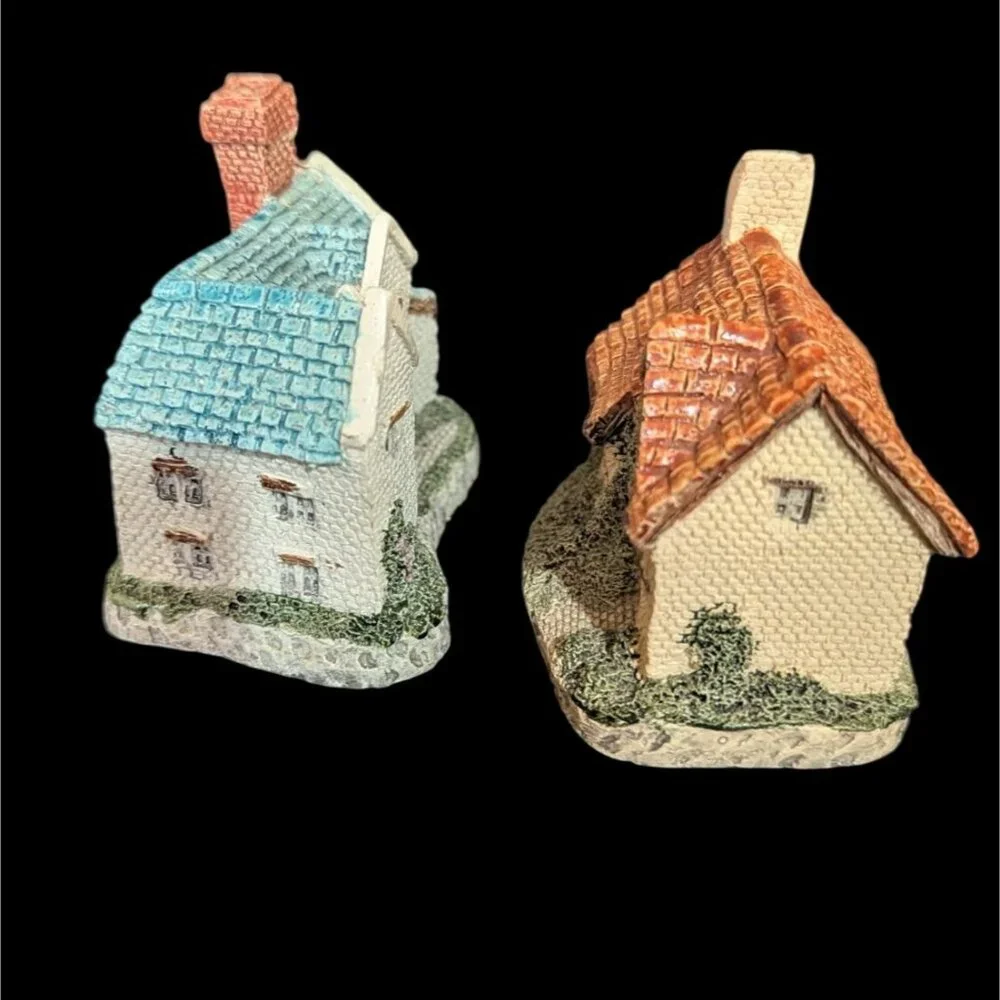 Miniature‎ Hampshire Manor & Ambleside Cottage Figurines Museum Collections 1987